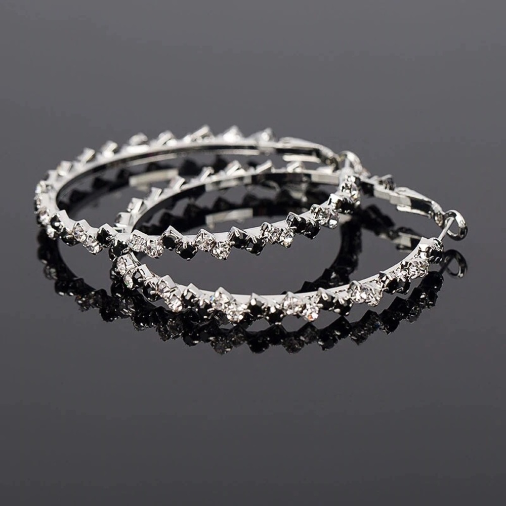 FINAL SALE ❗️ Sparkling Hoop Earrings - Picture 4 of 6